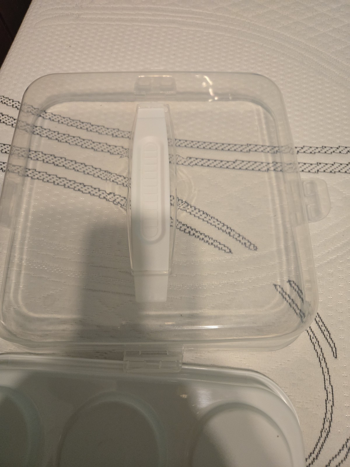 Cupcake Carrier Container With Snap Lock Clear Lid Holds 9 Cupcakes