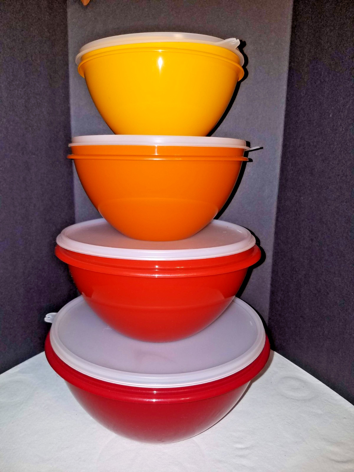 VINTAGE Tupperware Wonderlier Harvest Mixing Bowls set of 4 Mint Condition!!