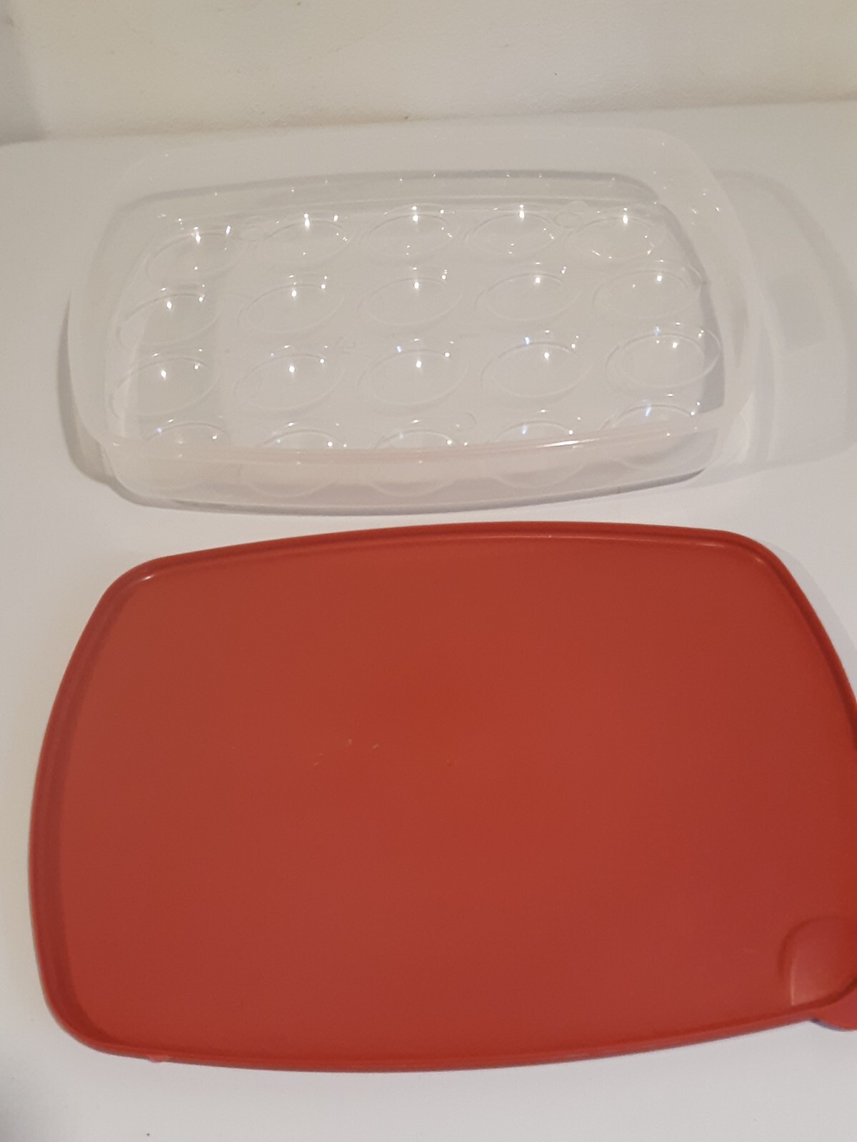 Rubbermaid Deviled Egg Container #0070 Sheer w/ Red Lid #7, Holds 20 eggs VTG