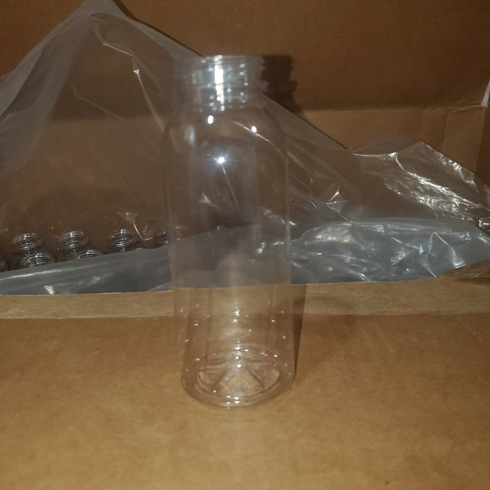 (348) 8oz Clear Plastic Juice Bottles with White Caps👑