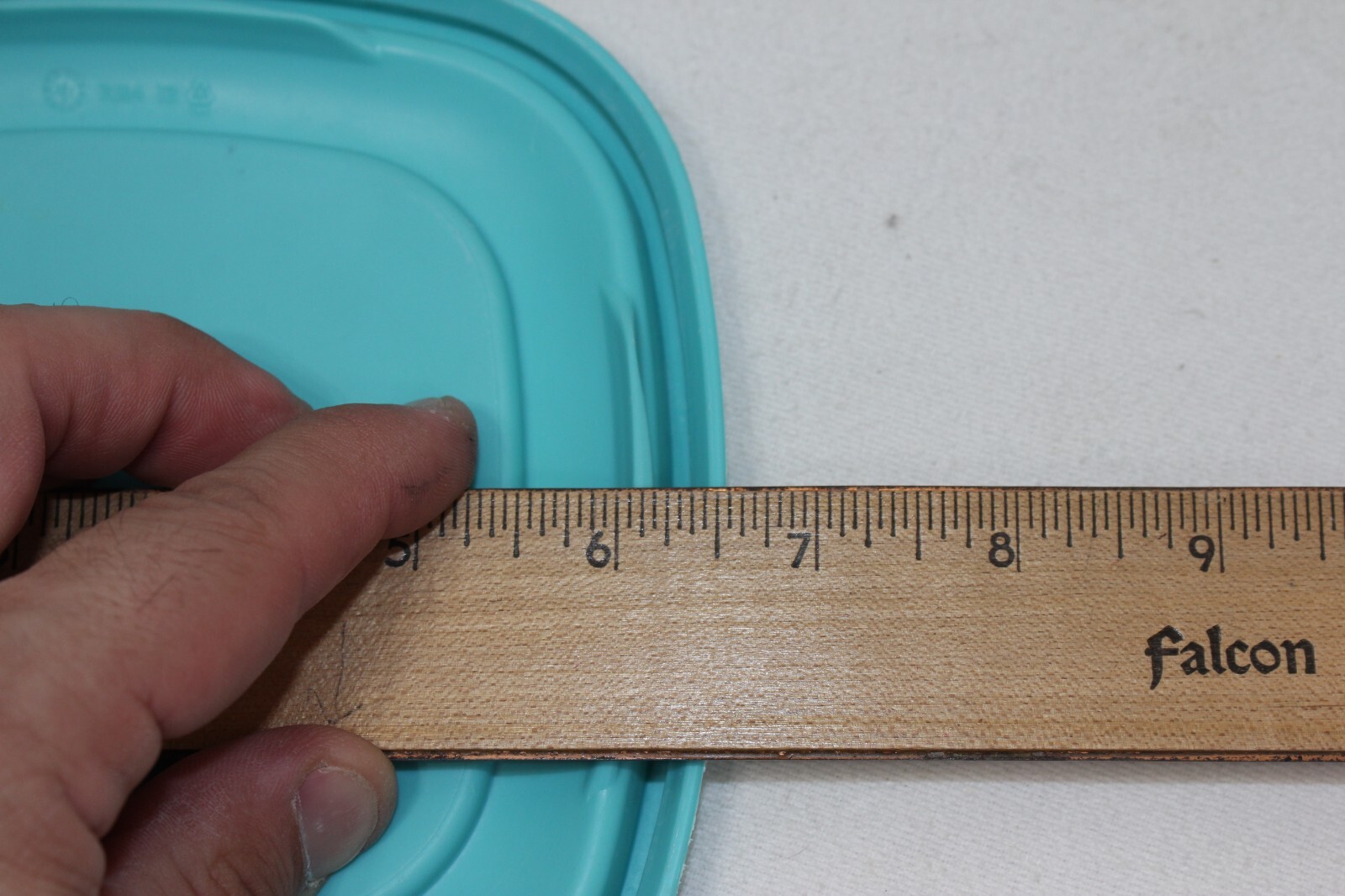 Rubbermaid Easy Find Replacement 7J64 Teal/Aqua Food Container Lid 6 1/2″ Clean!