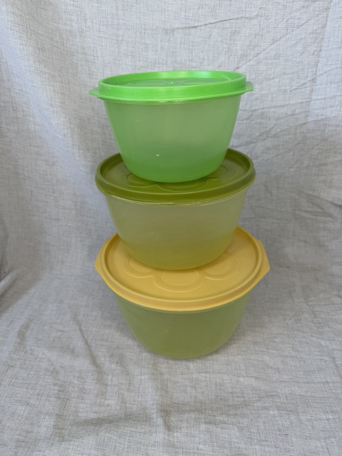 Vintage Rubbermaid Party Storage Nesting Bowls Set of 3 W/ Daisy Lids Containers