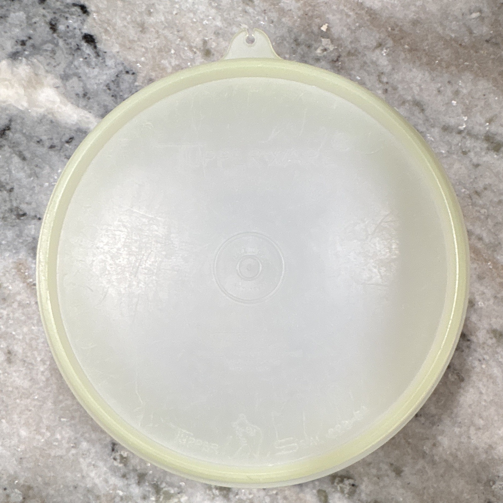 Tupperware Round Plastic Food Storage Container Snap Lid 7 oz White/Clear 2pc