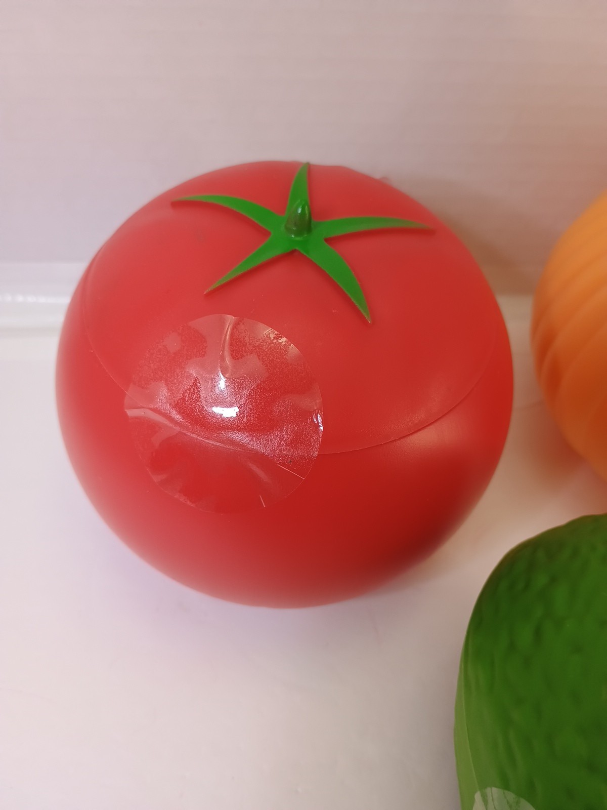 Tomato Avocado And Onion Saver Reusable Vegetable Plastic Storage Container New