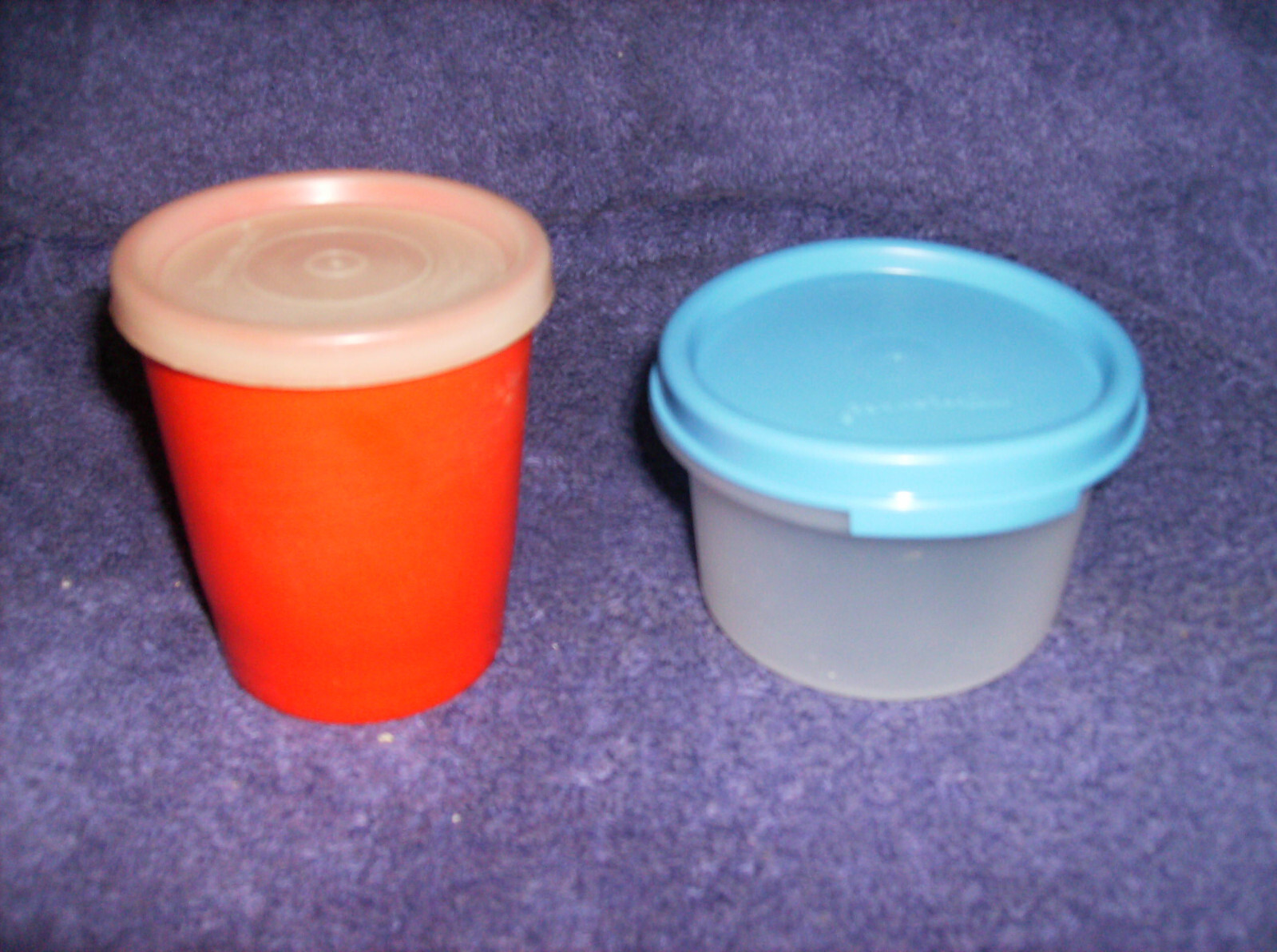 4 PACK SNACK CONTAINER WITH LID PURPLE BLUE GREEN PINK SMALL 2 3/4″ SQUARE #21