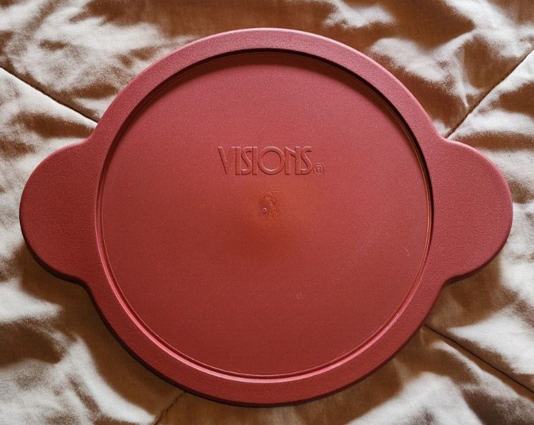 Visions CM 225-PC 2.25L Cranberry Red Plastic Replacement Lid 2 available