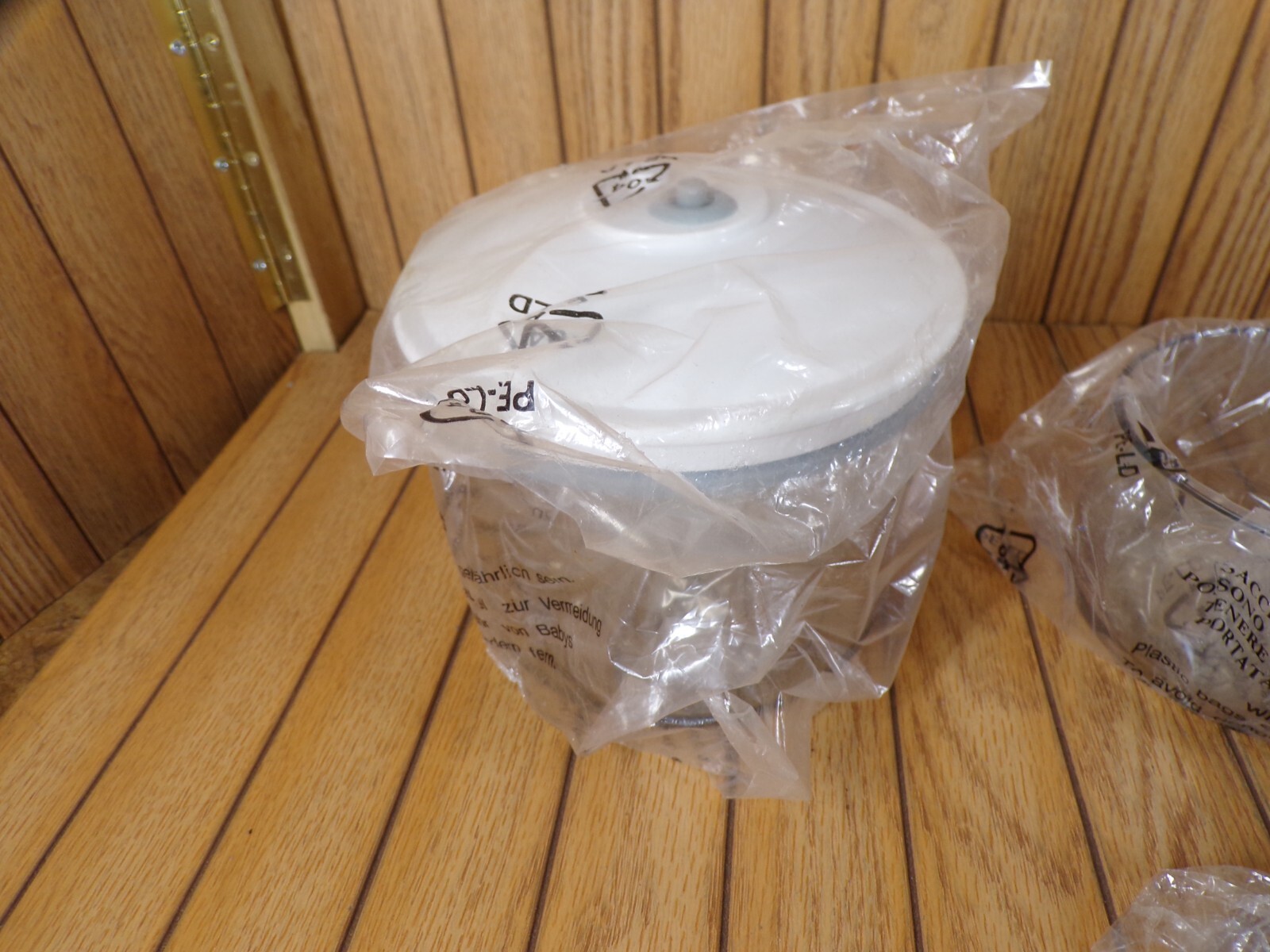 FOOD SAVER VACUUM SEAL SNAIL CONTAINER SET SMOKE WITH ACCESSORIES & SCALE NEW