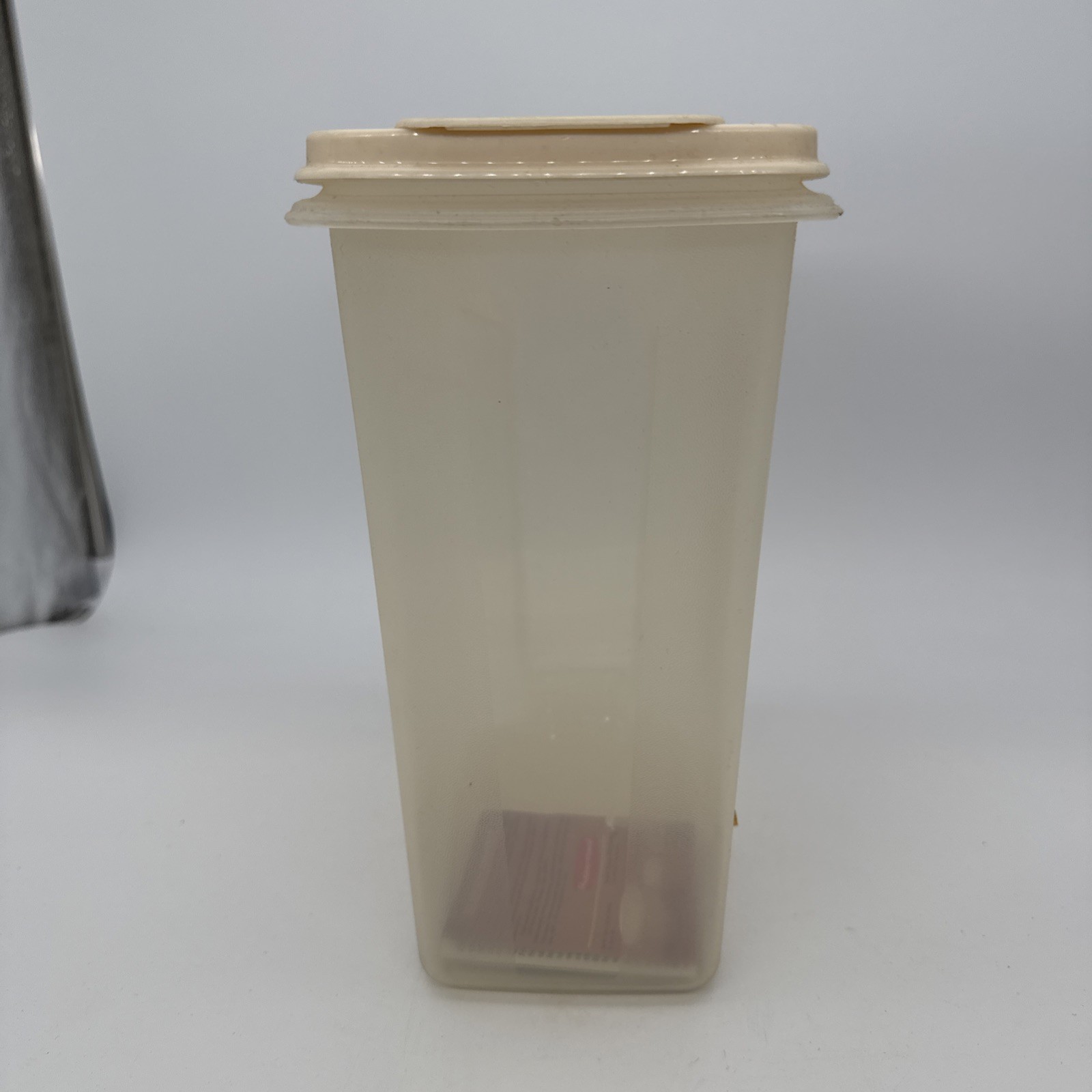 1984 Rubbermaid Cereal Storage Keeper Servin’ Saver Dry Food Container New!