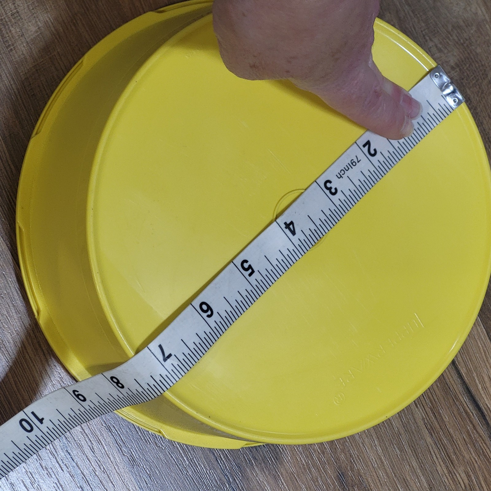 Vintage Tupperware Yellow Round Servalier Storage Container 1204-13 Lid 1205-5