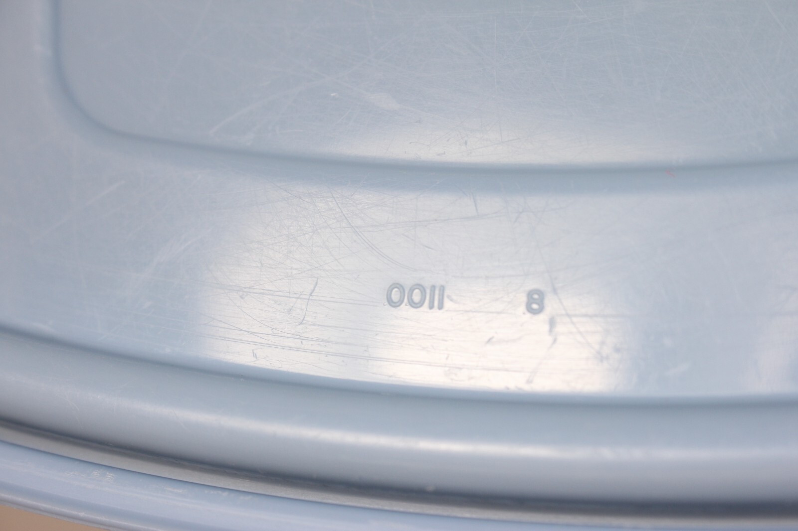 Rubbermaid 8.5″ Servin Saver Square #3 BLUE Replacement Snap Lid Seal 0013 GUC