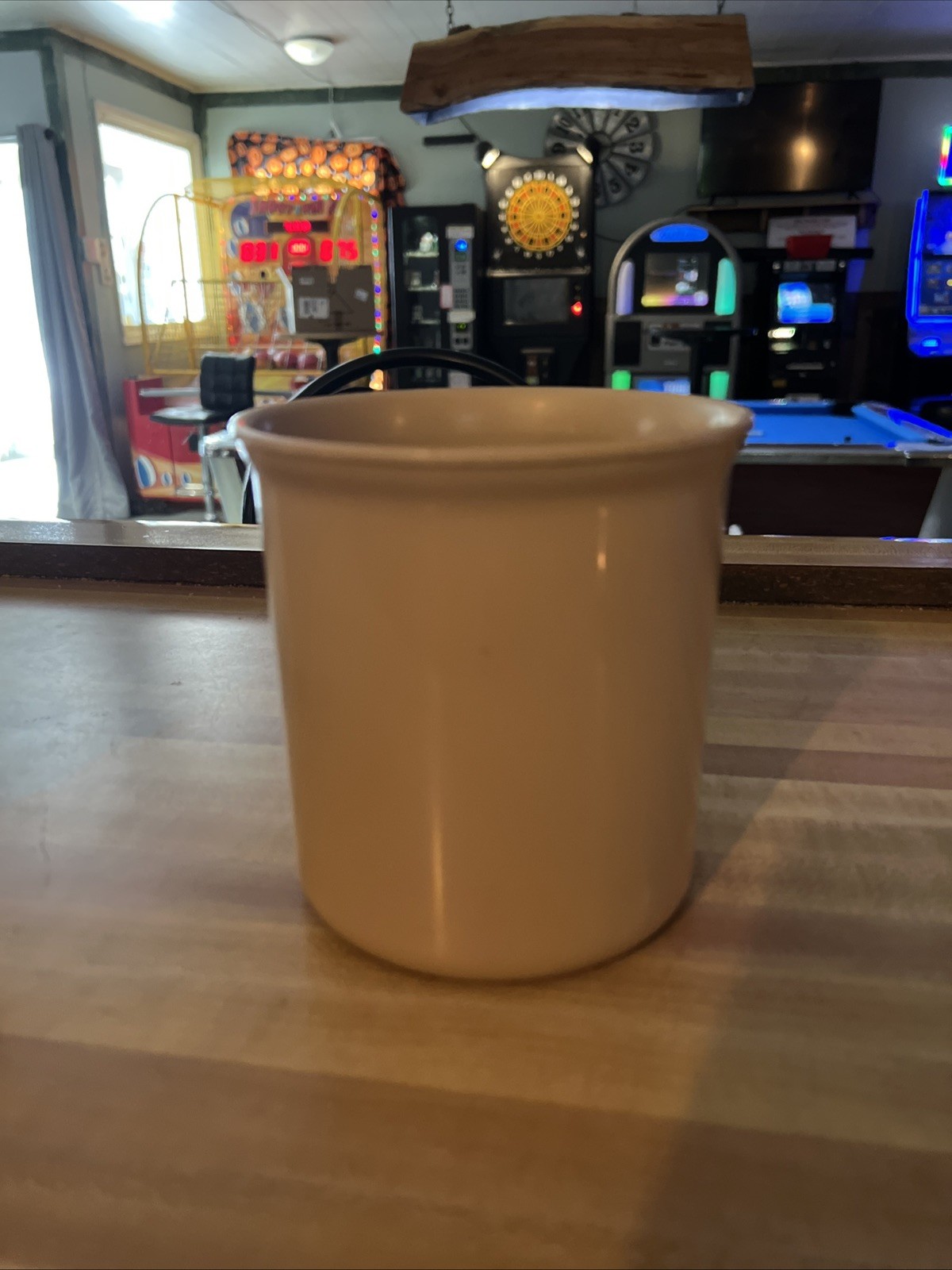 Classic Round Storage Container Crock Plastic 2.7 Quarts Beige x 5 no lids