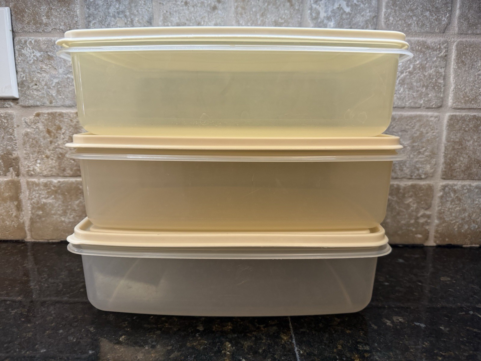 VTG 3pc Rubbermaid Servin Saver Rectangle 17 Cup Storage Container #7 Almond Lid
