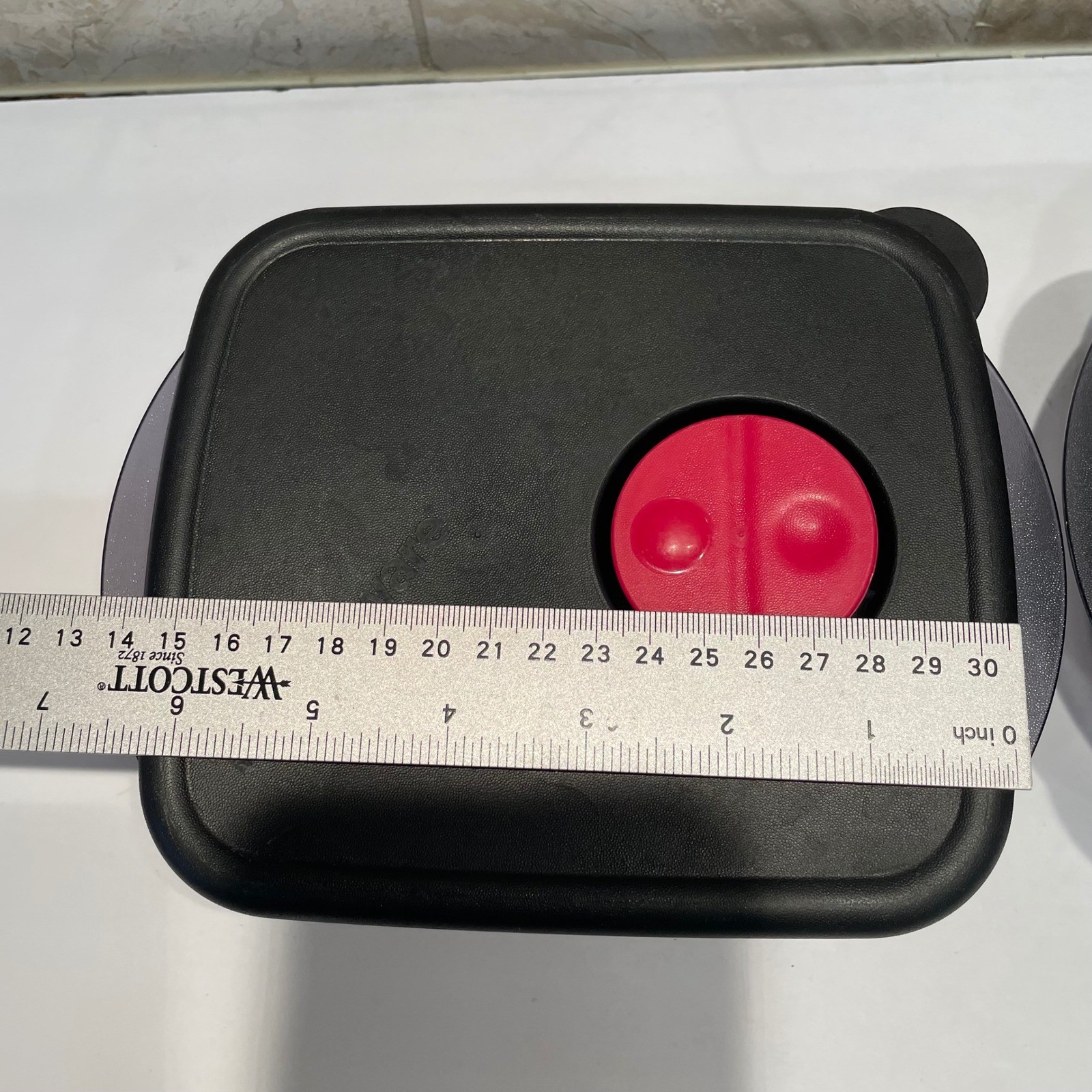 Tupperware Rock N Serve 2.5 Cup 600ml Microwave Containers Black Vent 2pc Set