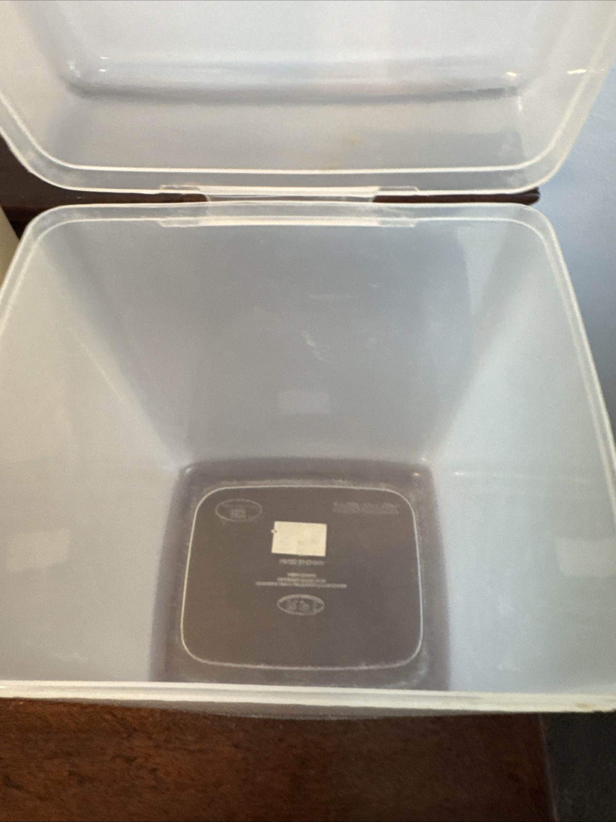 2 Pc. – 8.5”x5.5”x4.75” Trendtex Plastic Round Storage Container Floor & Sugar