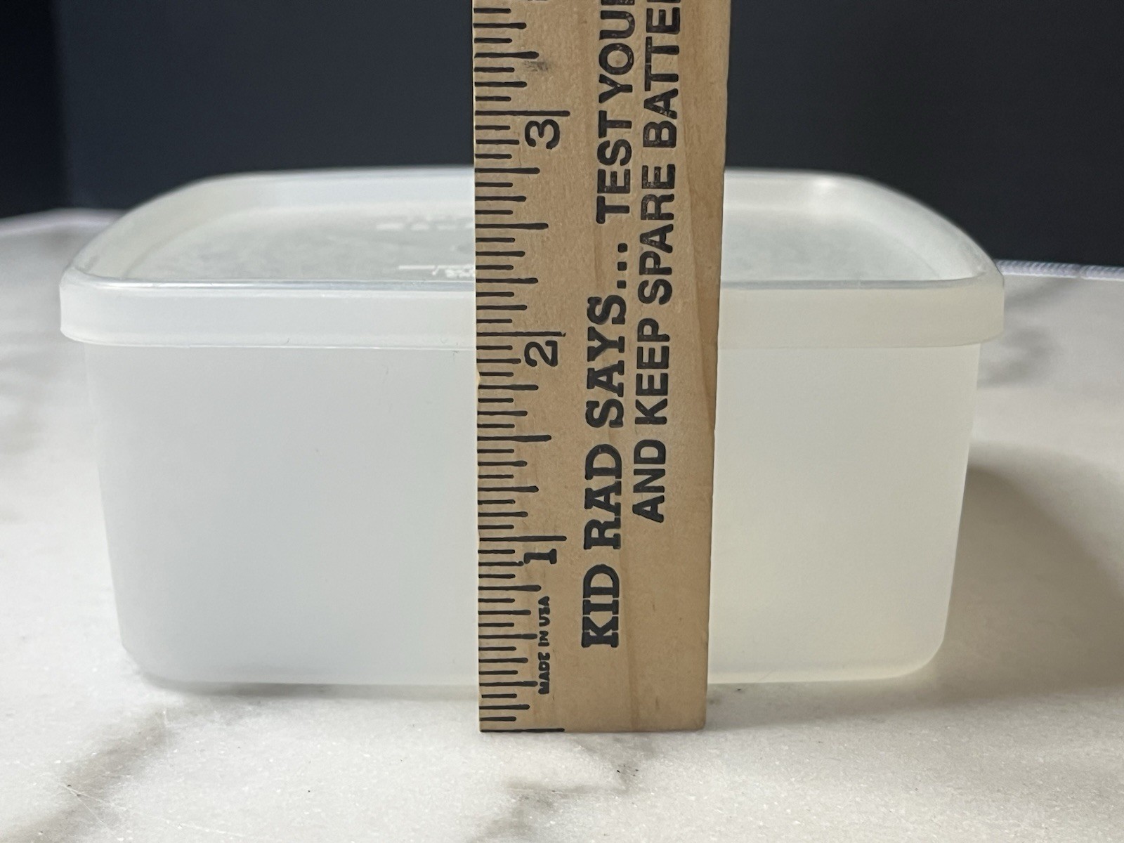 Tupperware sheer 30oz SQUARE ROUNDS CONTAINER 311-25 with Tupper Seal Lid 310-13