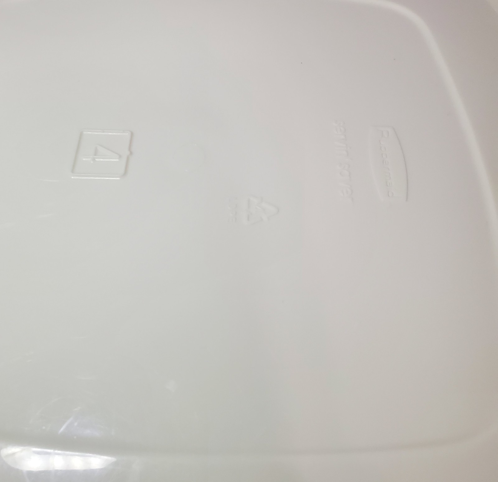 Rubbermaid Servin’ Saver #4 Square 19 Cup Storage Container Almond Lid Vintage