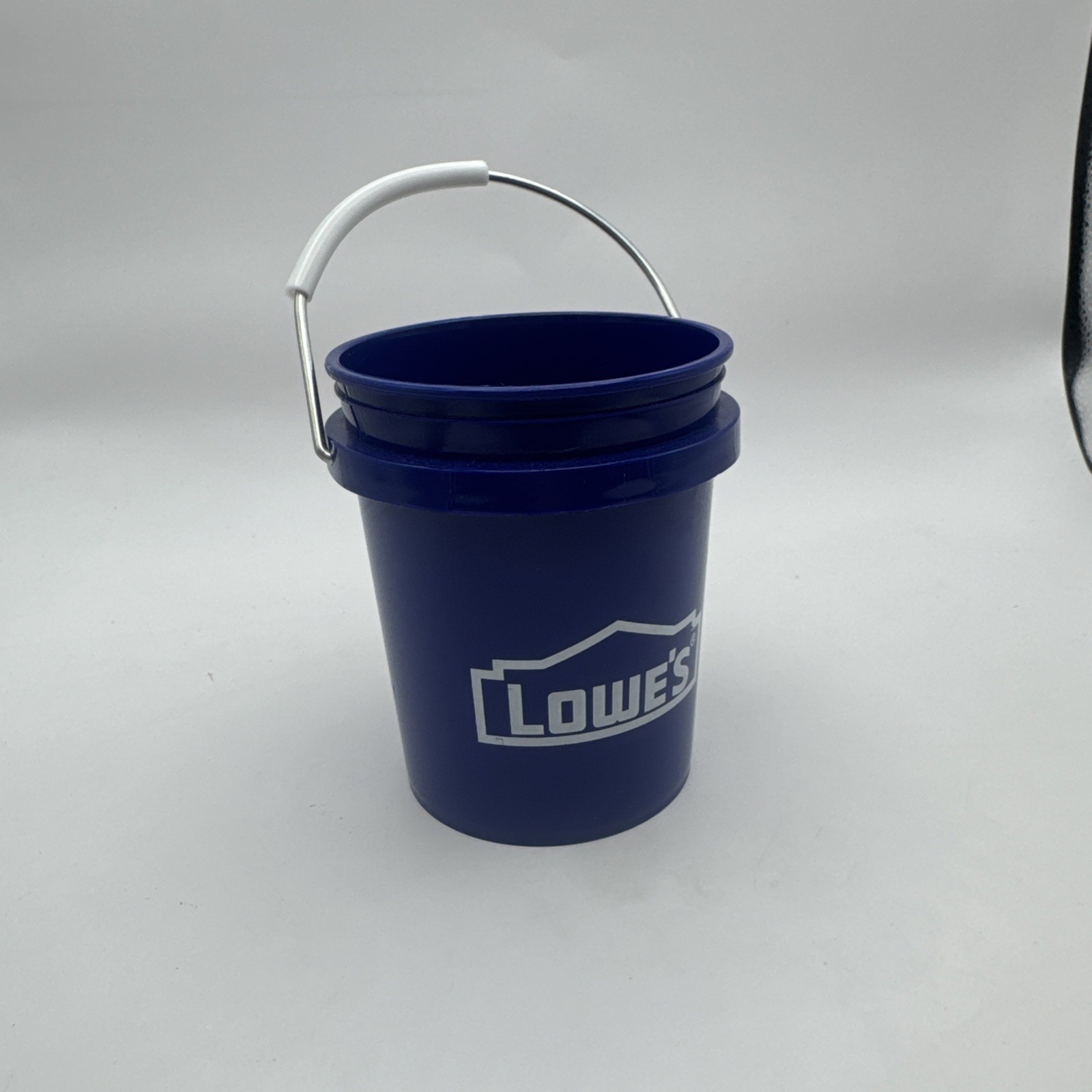 Lowes Mini Bucket 0.5 Quart BPA-Free Polypropylene Paint Bucket Succulent Pot