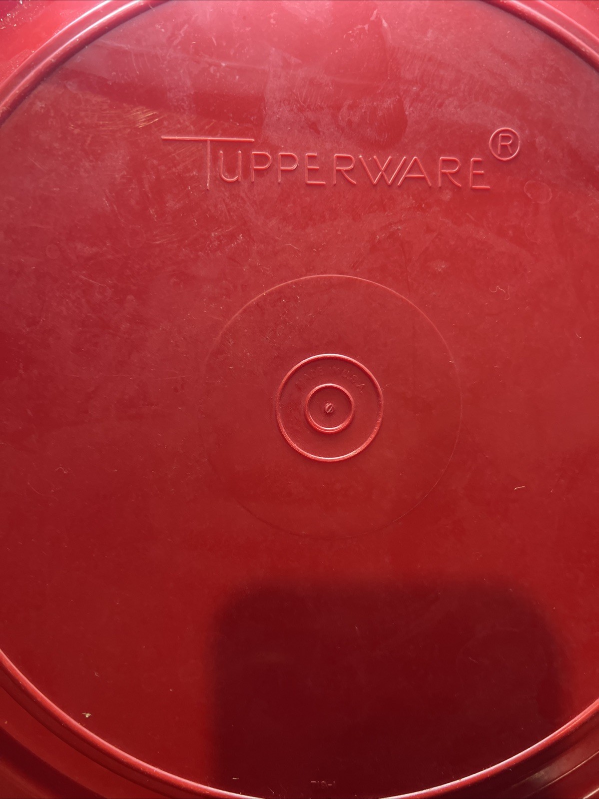 Vintage Tupperware Cake /Pie /Cupcake Keeper Red