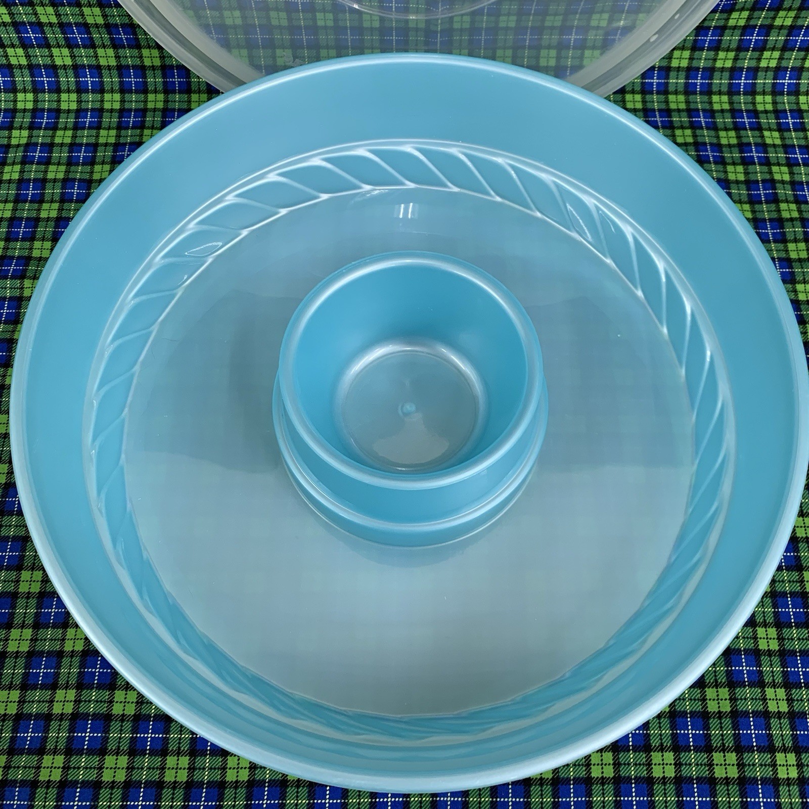 Packerware Green Chips & Dip Veggie Tray with Clear Lid Serving Bowl 13″