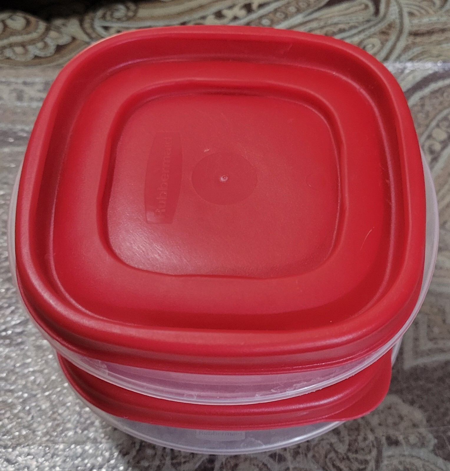 Rubbermaid 7J56 Red Easy Find Lid 1.25 Cup Food Storage Container Set Of 2