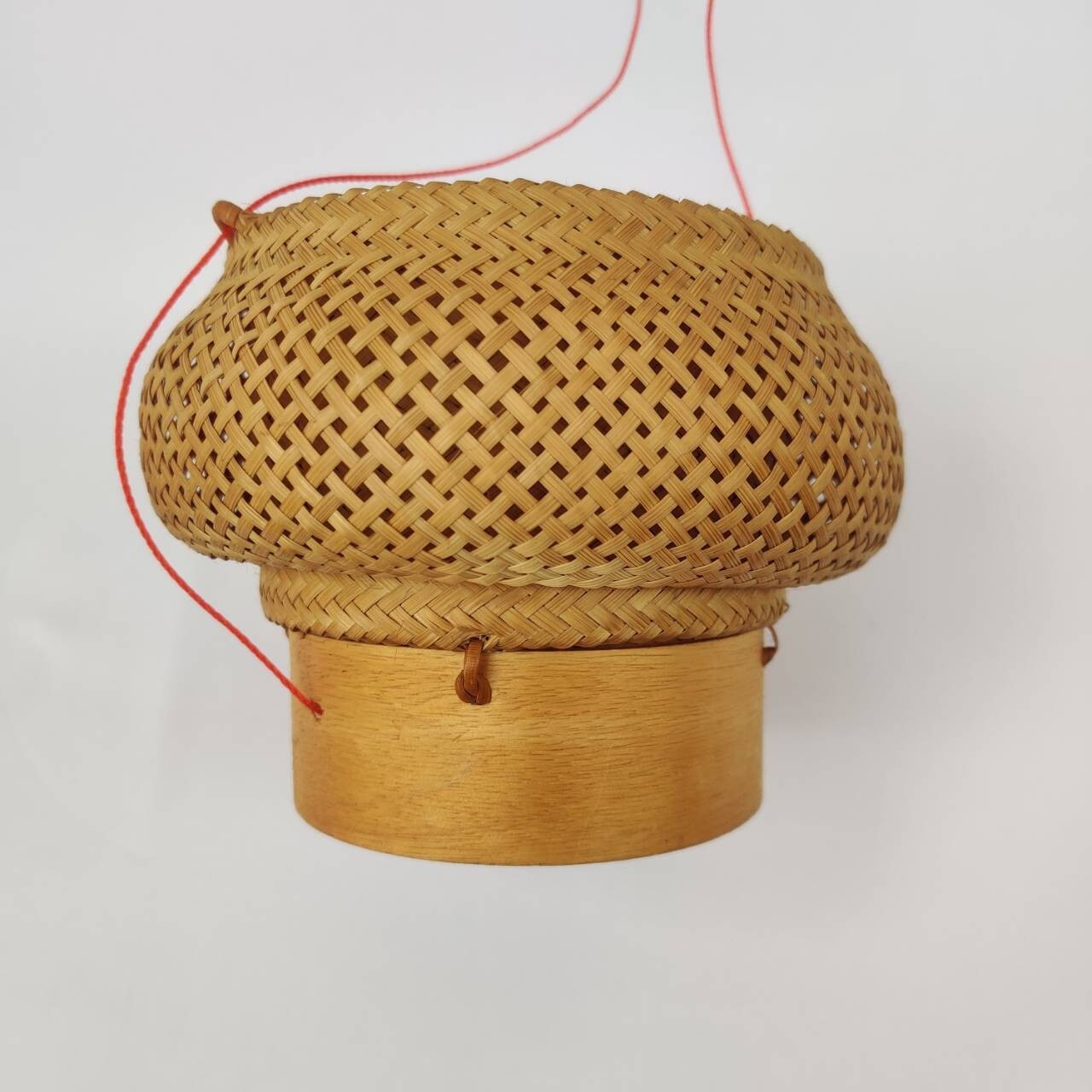 Sticky rice basket made from bamboo Comes with a cloth to put the sticky rice in