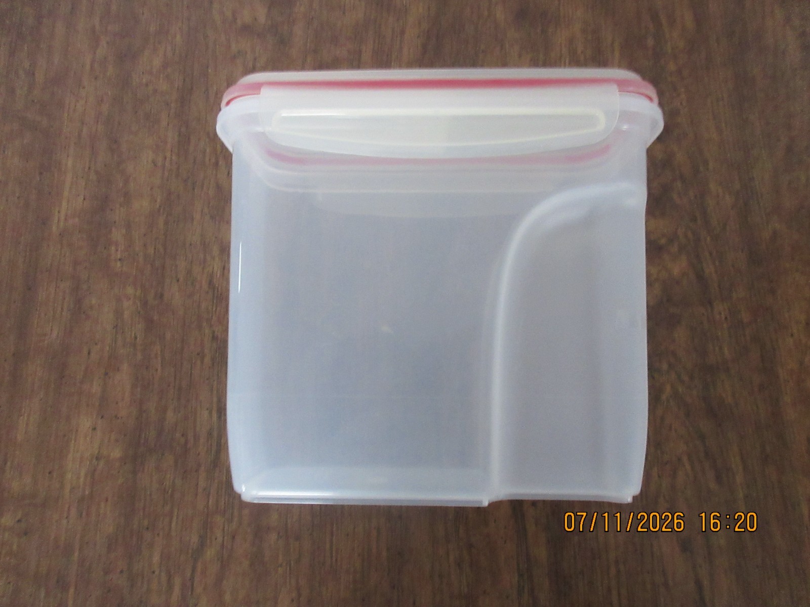 Sterilite 16 c. / 4 quart cereal container Ultra seal–2 available