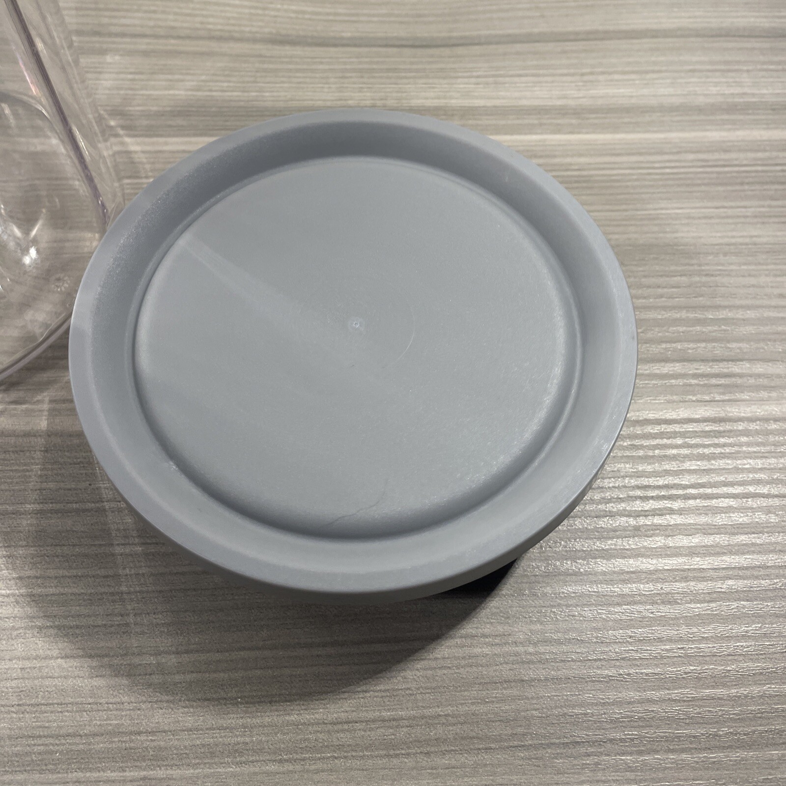 Tupperware Krystal Canister Squeeze-to-open Seal 1.25L / 5 Cups New! READ