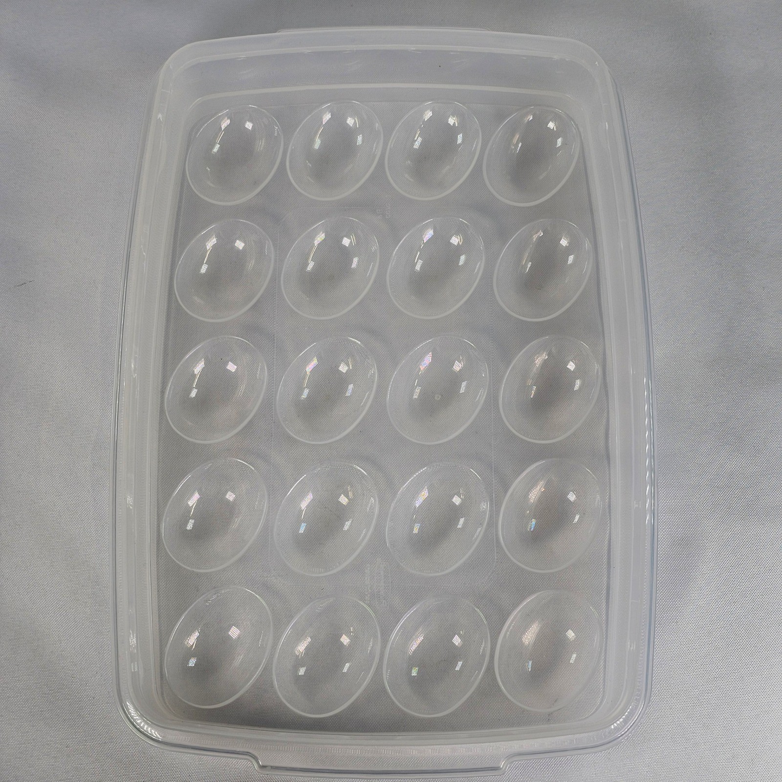 Vintage Rubbermaid Egg Carrier Storage Container with Lid 20 Slot Clear White