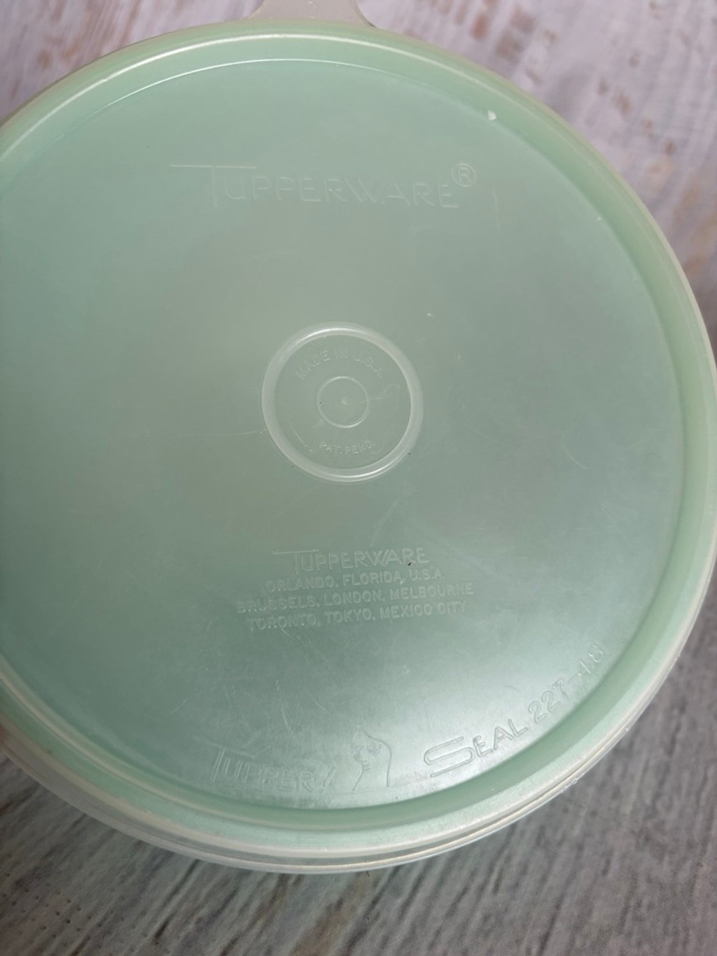 Tupperware Green Wonderlier Bowl with White Lid One Size