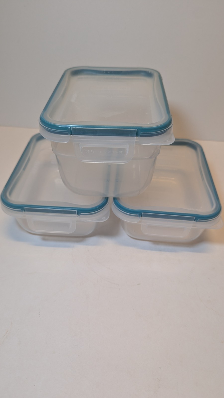 3 Snapware Containers Two 3 Cup (.7 L) One 5 Cup (1.2 L)