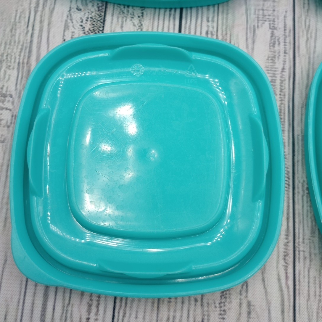 Rubbermaid Easy Find Lid 7J58 Light Blue Square 6 Replacement Container Lids 4.5