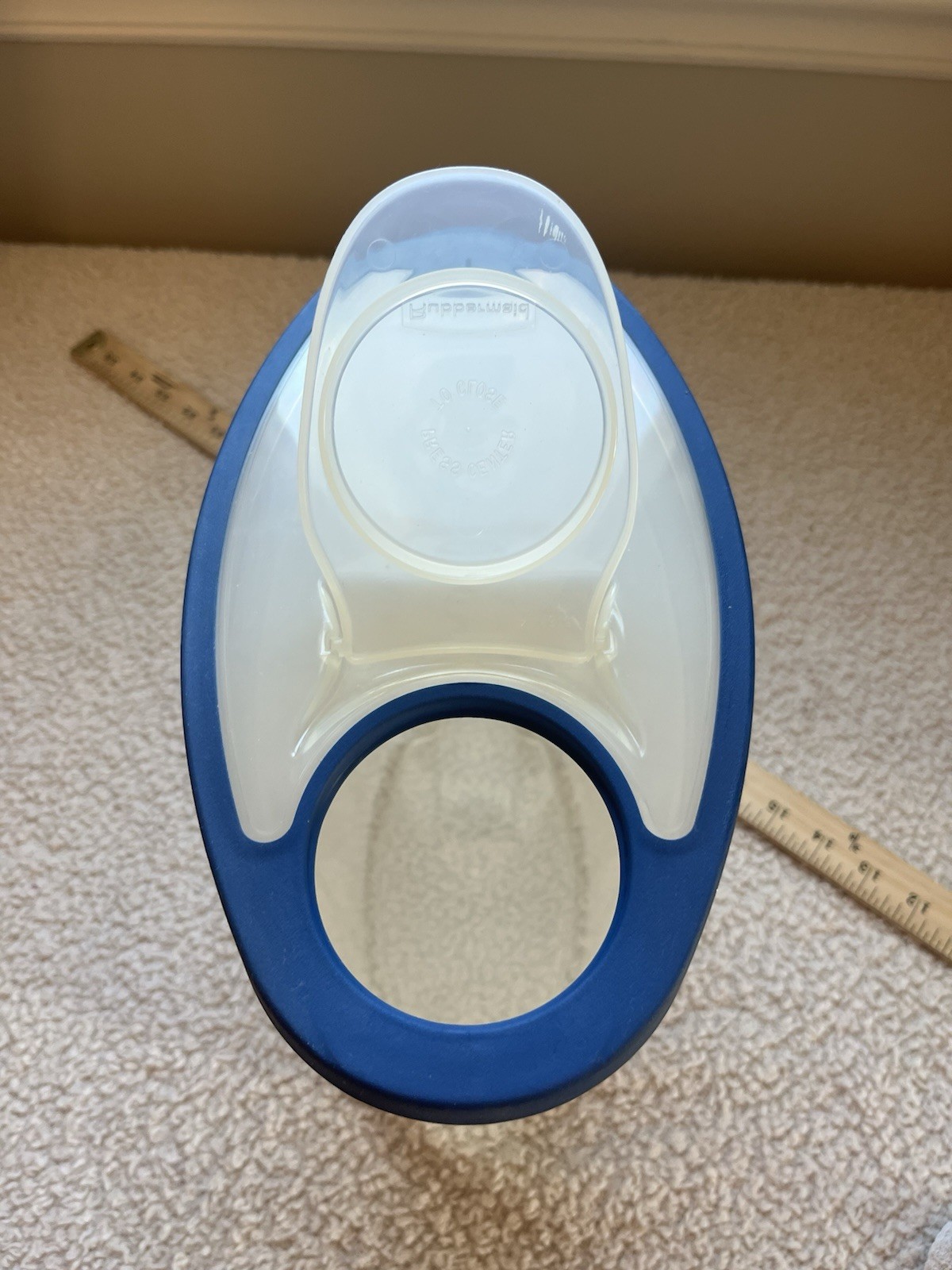 Vintage Rubbermaid Cereal Keeper 9.5” Press Center To Close Lid Blue Ring USA