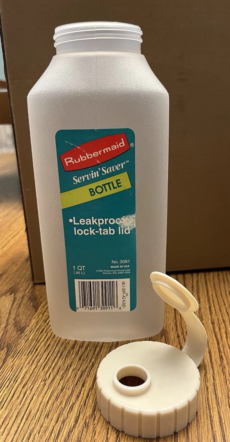 Rubbermaid 1 Quart 32 oz. Serving Saver Bottle Leak Proof Lock tab Lid USA