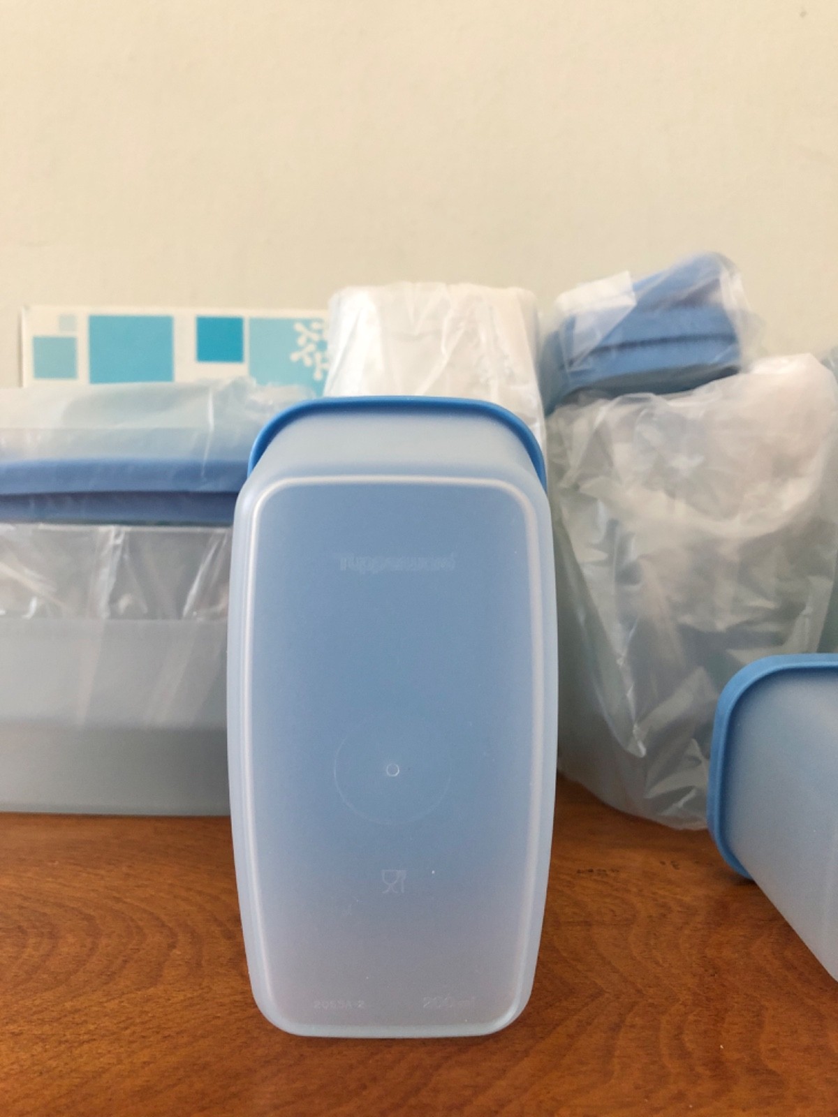 TUPPERWARE HANDY FUNCTIONAL PETITE SQUARE CONTAINERS (14 PIECES)*NEW IN ORG BOX*
