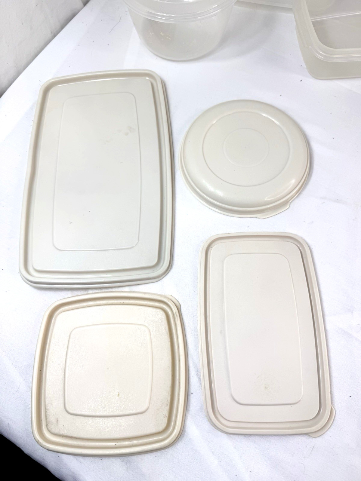 Rubbermaid Servin Saver Storage Containers Square Almond Lids Lot Of 4 Vtg
