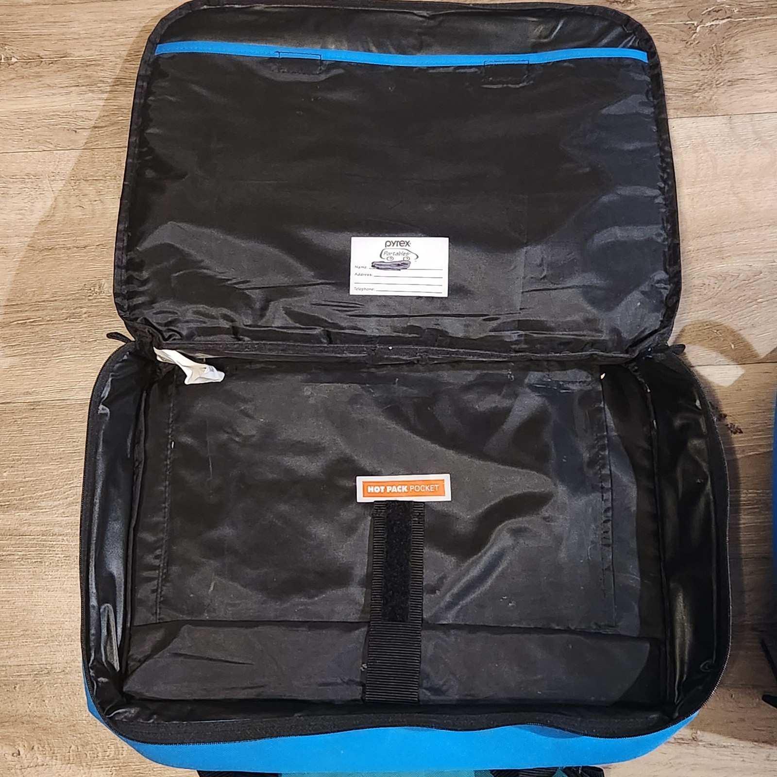 Pyrex Portables Way To Go Insulated Hot/Cold Travel Bag Lot Of 3 Blue Green