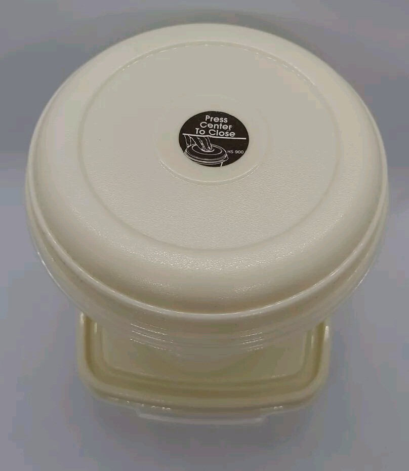 VTG Rubbermaid Servin’ Saver Round Square #1 6 7 8 Storage Container Nesting SET
