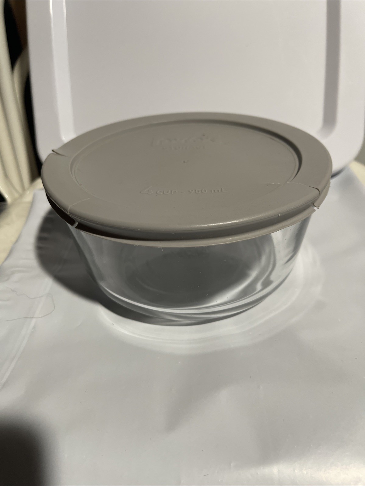 Pyrex 4 Cup Glass Storage Container W/ Cracked Plastic Lid