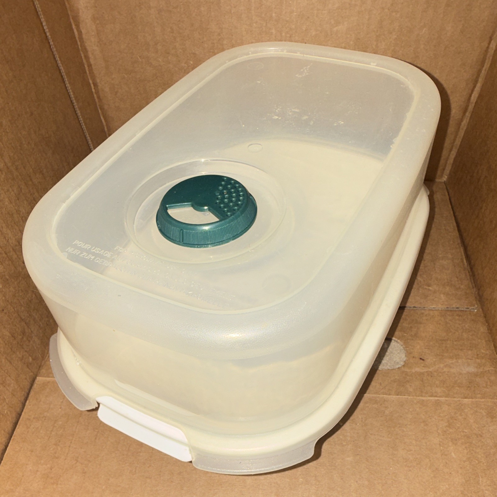 SuperSeal 16L Rectangular Plastic Storage Container w/ Snap Lid & Insert set