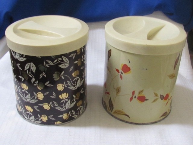 VINTAGE HALL JEWEL TEA AUTUMN LEAF TIN CANDY CONTAINERS WITH PLASTIC COVERS 2 PC