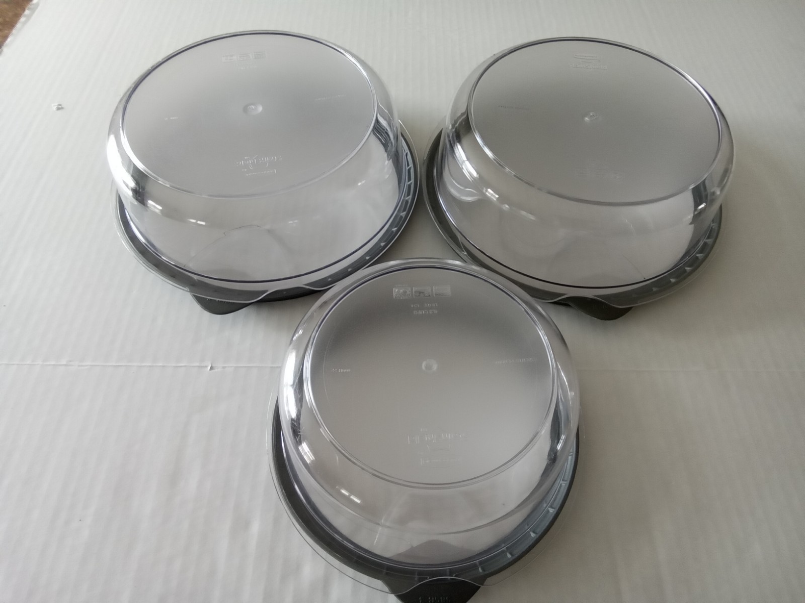 Rubbermaid Stain Shield Containers Round Set 2 of 10.5 cups and 1 of 6.3 Cup Vtg