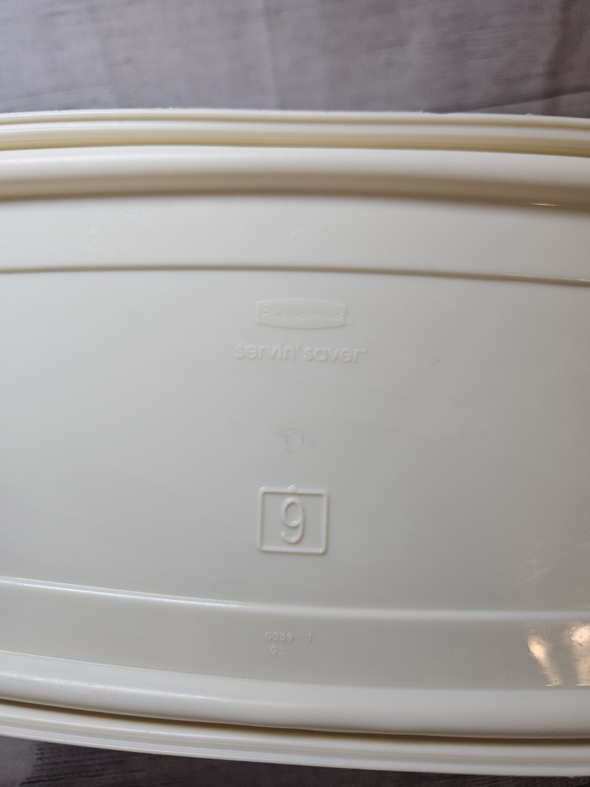 Rubbermaid Servin’ Saver RECTANGLE Container #9 WITH LID – 12 cups – 10″ x 6″