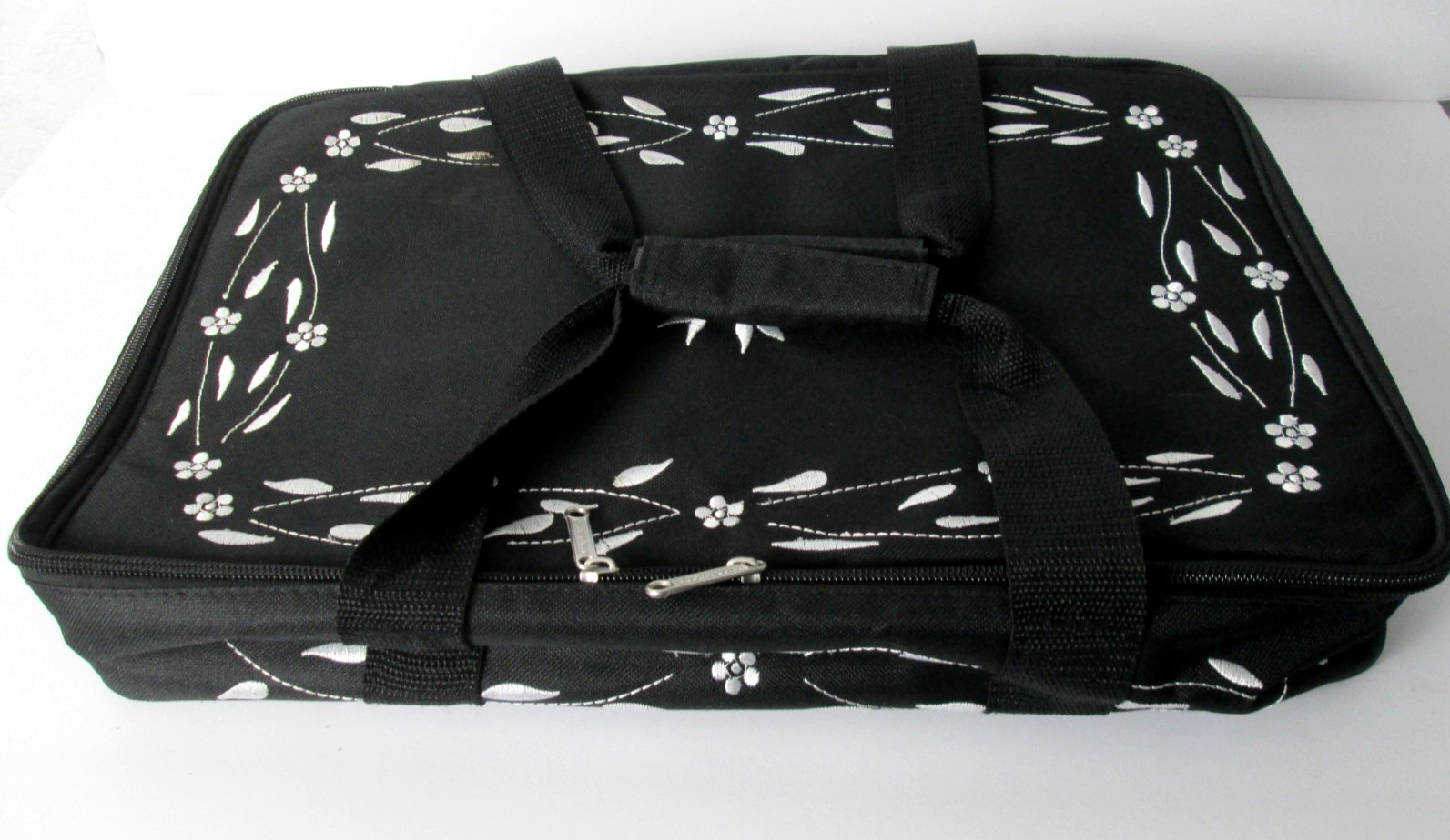 Temptations Black+White Old World Casserole Carrier with Serving Spoons NEW