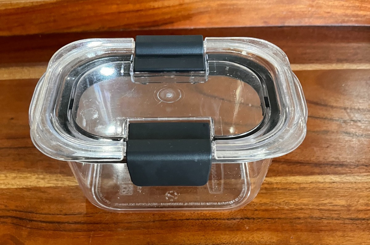 Rubbermaid Brilliance 1.3 Cup 300 mL Food Storage Container w/ Lid USA Made EUC