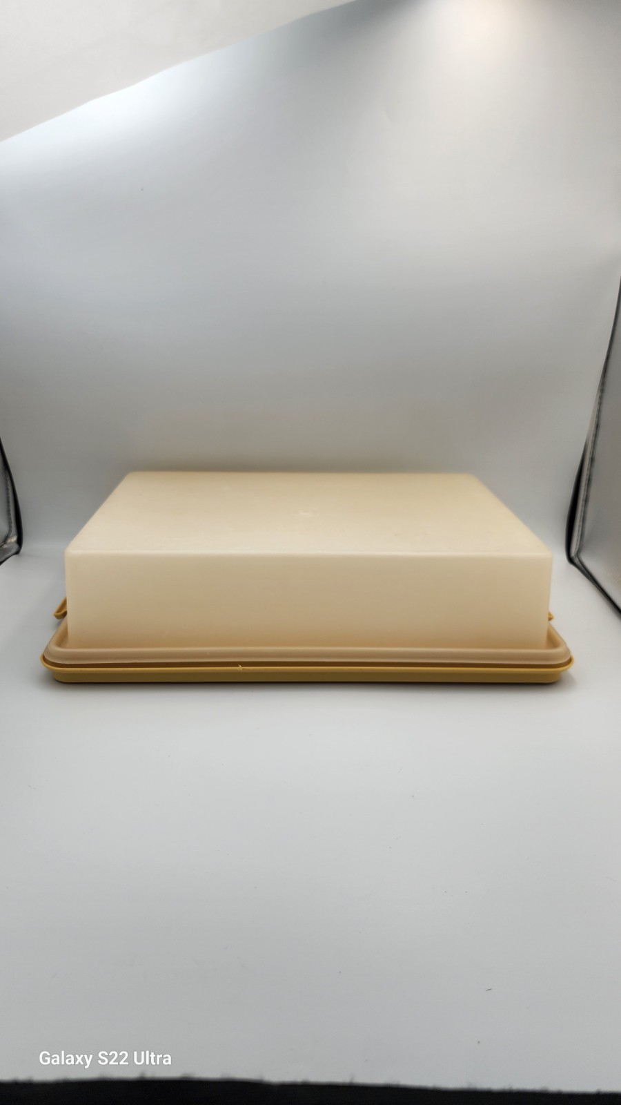 Vintage Tupperware Rectangular Cake Container Snap Lid Beige Lid White Base