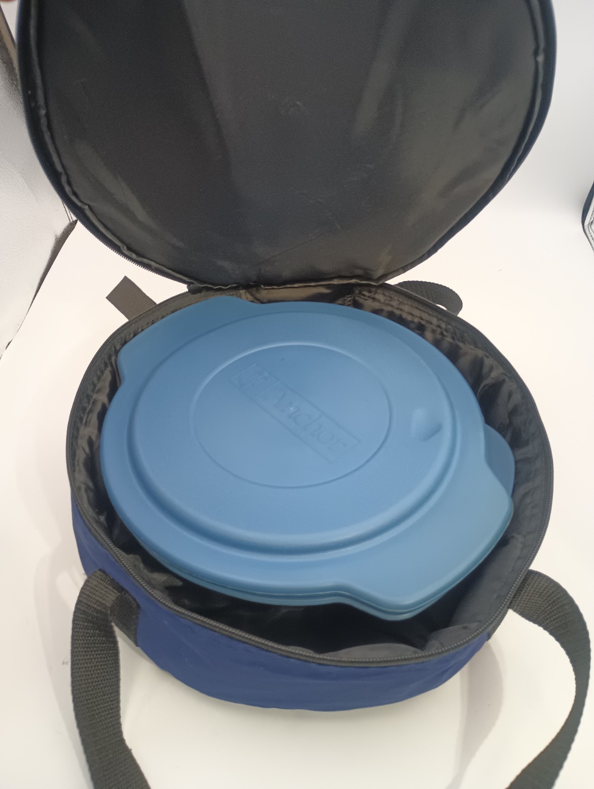Anchor Hocking Insulated Carry Bag Food Carrier Glass Round Casserole 2 qt.
