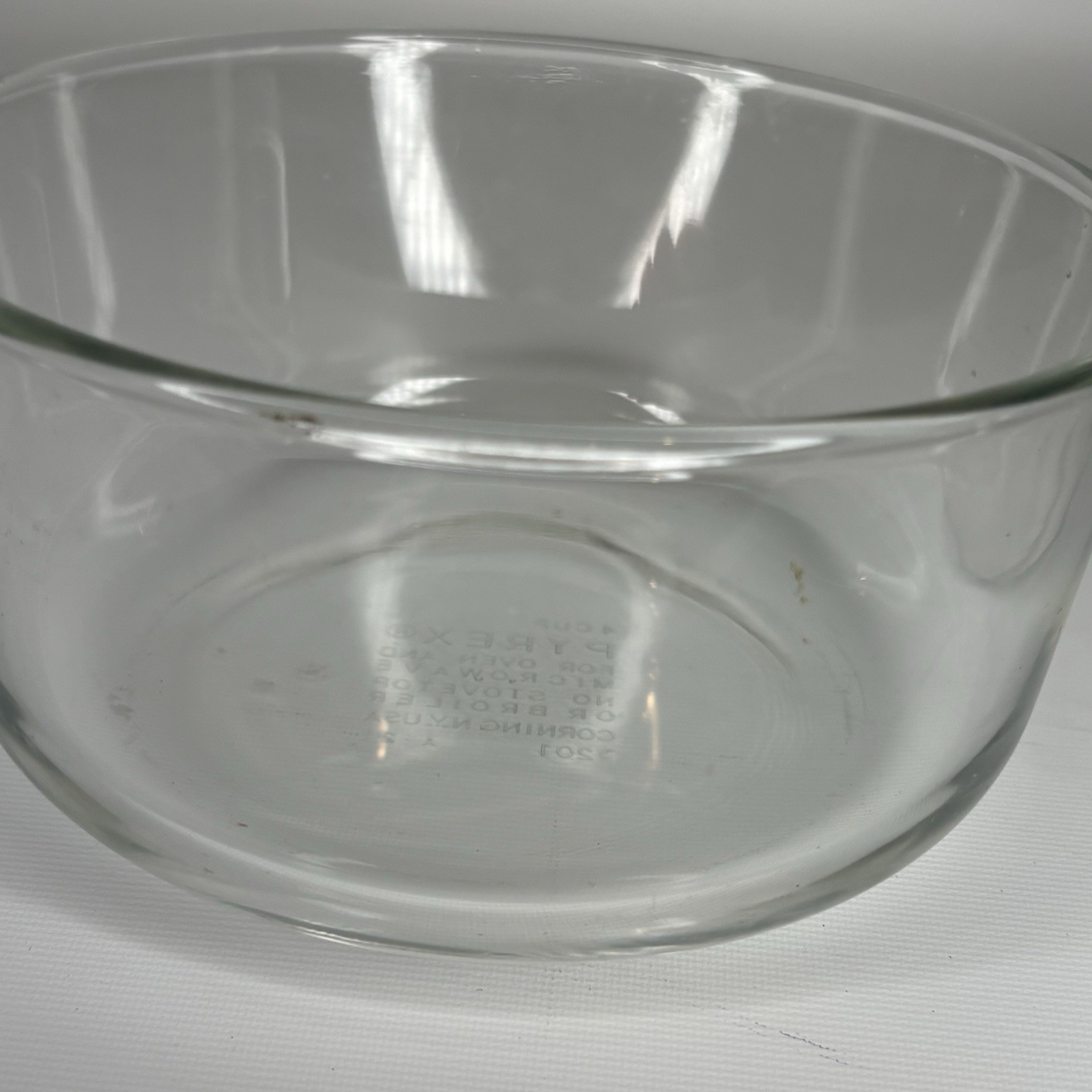 PYREX: 2x 2 Cup (7200) & 1x 4 Cup (7201) Glass Mixing Measuring Bowls
