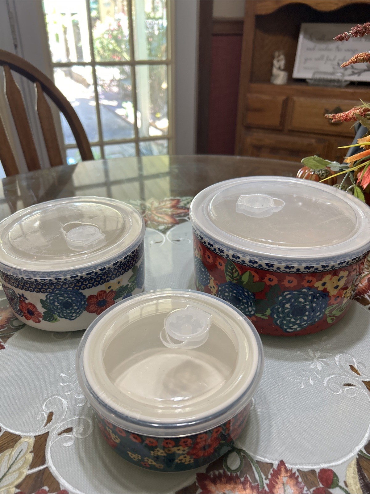 3 The Pioneer Woman Round Ceramic Nesting Bowls With Lids