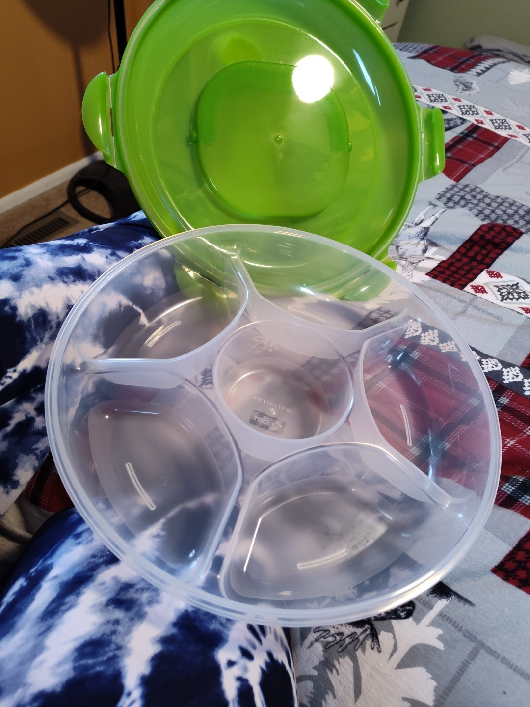 Lock N Lock Divided Round Container Fruit And Veggie Condiment Food Storage Tray