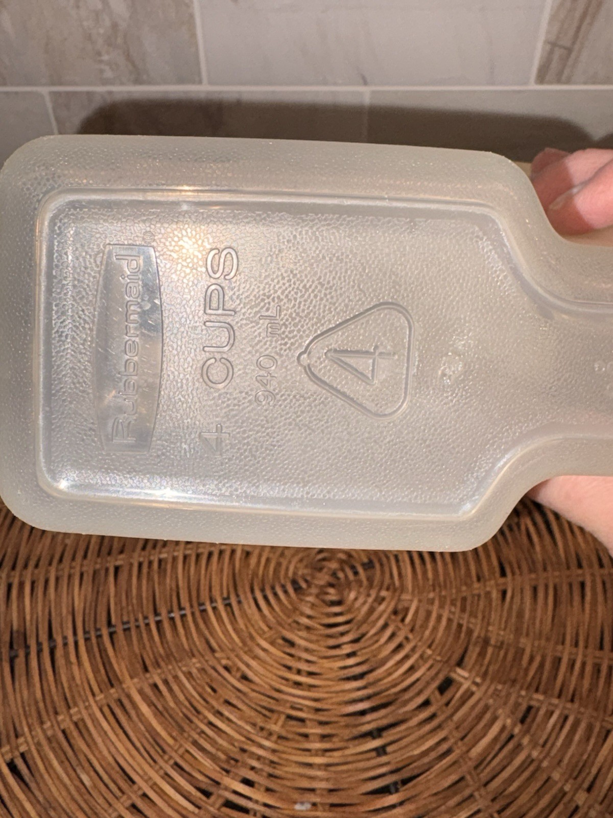 Vintage Rubbermaid Lot 2 Servin Saver 1 Qt Bottle/ 4 Cup 940ml Almond Storage
